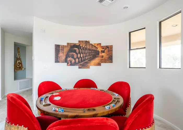 Holiday home Happy Valley Hideaway Resort-like With Amazing Views Walking Distance To Hiking Trails