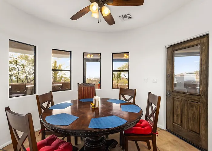 Happy Valley Hideaway Resort-like With Amazing Views Walking Distance To Hiking Trails Holiday home *